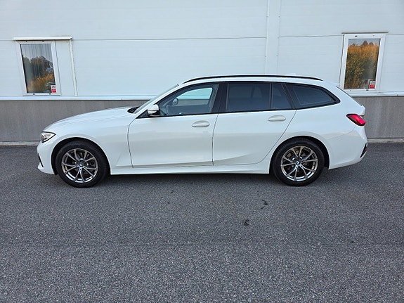 BMW 320d 3 of 24