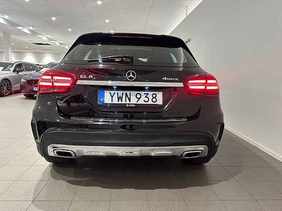 Mercedes-Benz GLA 200 6 of 16