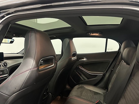 Mercedes-Benz GLA 200 12 of 16