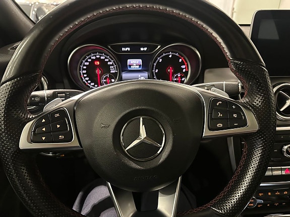 Mercedes-Benz GLA 200 15 of 16