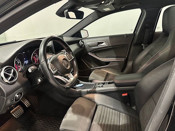 Mercedes-Benz GLA 200 14 of 16