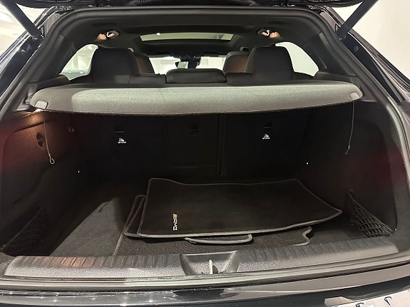 Mercedes-Benz GLA 200 8 of 16