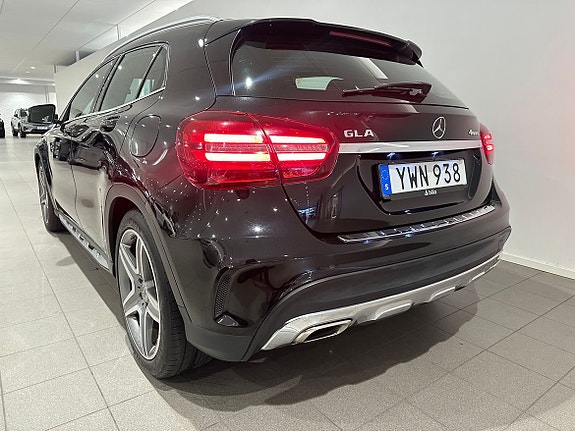 Mercedes-Benz GLA 200 5 of 16