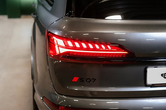 Audi SQ7 10 of 28