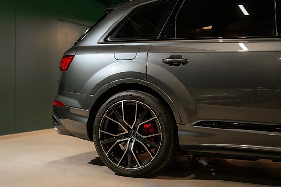 Audi SQ7 8 of 28