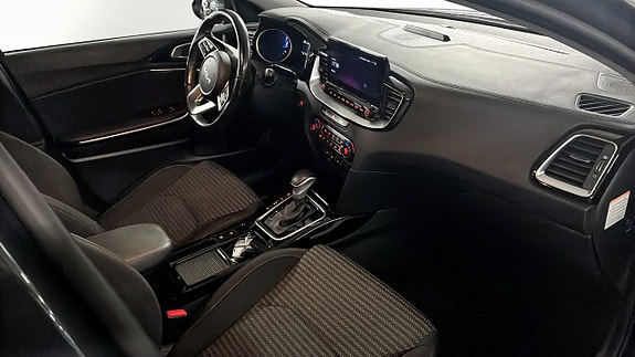 Kia Ceed 3 of 12