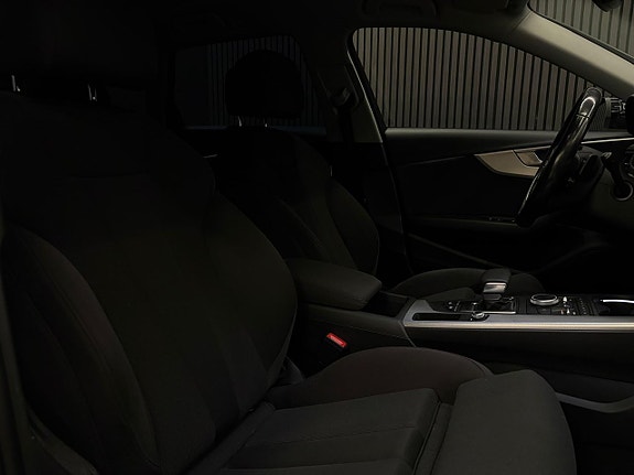 Audi A4 15 of 30