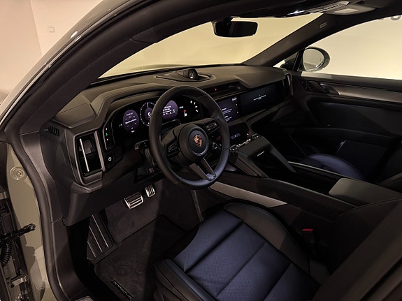 Porsche Cayenne Coupe 11 of 19