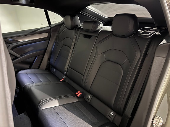 Porsche Cayenne Coupe 17 of 19