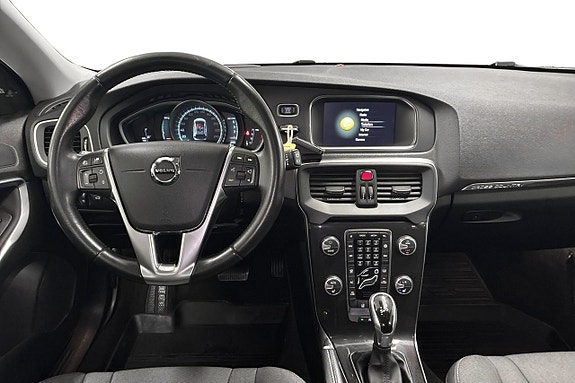 Volvo V40 Cross Country 12 of 26