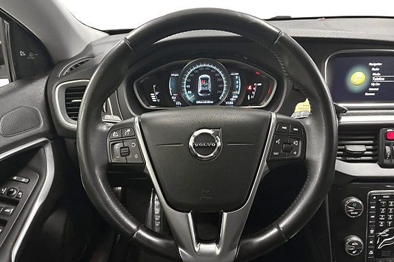 Volvo V40 Cross Country 13 of 26