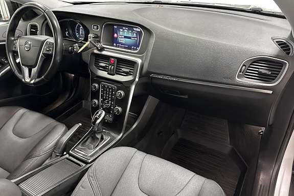 Volvo V40 Cross Country 16 of 26