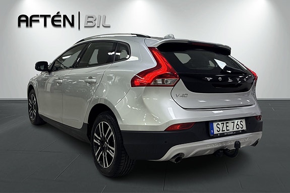 Volvo V40 Cross Country 9 of 26