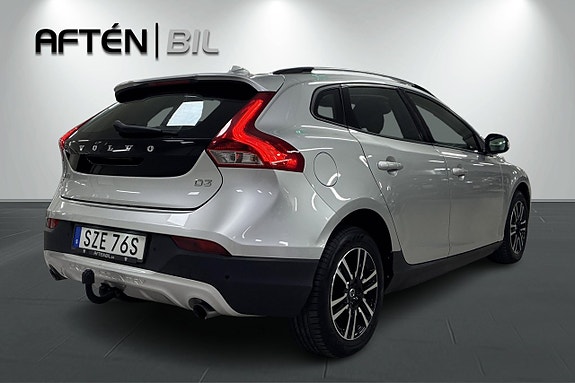 Volvo V40 Cross Country 7 of 26