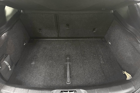Volvo V40 Cross Country 18 of 26