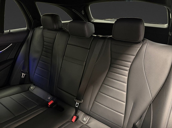 Mercedes-Benz E 220 d 10 of 18