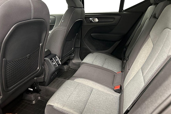 Volvo XC40 14 of 30