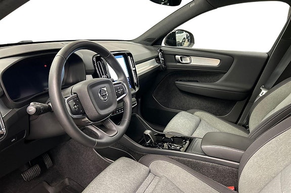 Volvo XC40 15 of 30