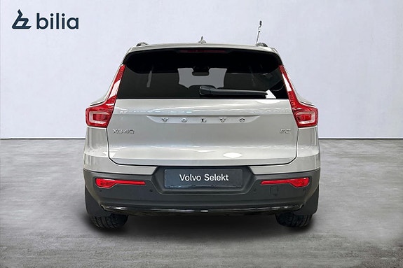 Volvo XC40 6 of 30