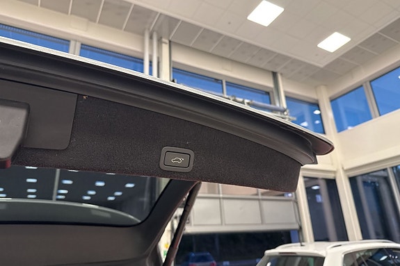 Volvo XC60 16 of 23