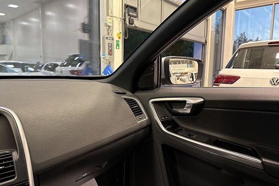 Volvo XC60 19 of 23