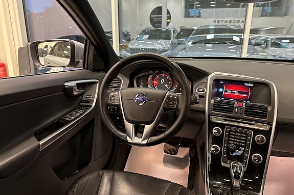 Volvo XC60 5 of 23
