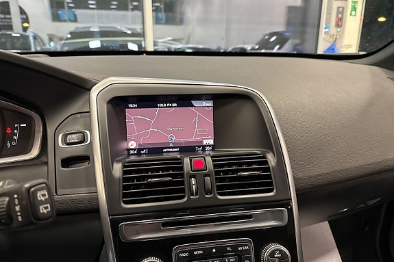 Volvo XC60 13 of 23