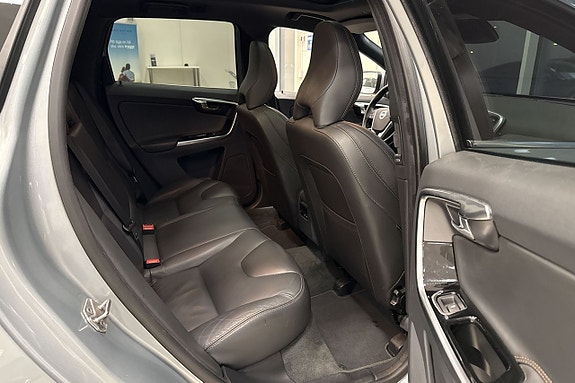 Volvo XC60 9 of 23