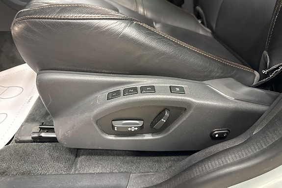 Volvo XC60 10 of 23