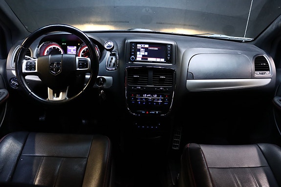 Dodge Grand Caravan 23 of 30