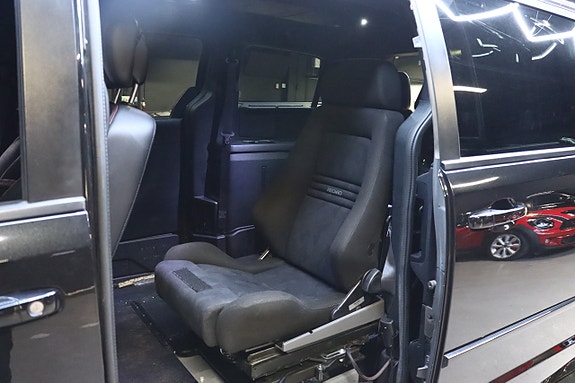 Dodge Grand Caravan 12 of 30