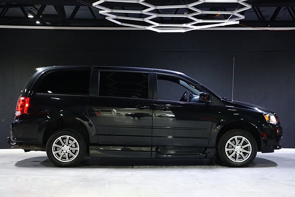 Dodge Grand Caravan 7 of 30