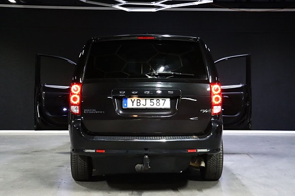 Dodge Grand Caravan 8 of 30