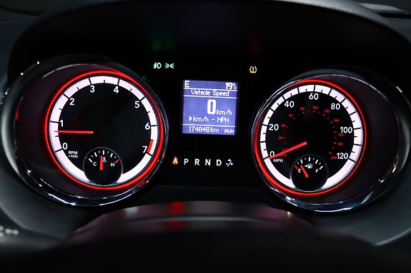 Dodge Grand Caravan 25 of 30
