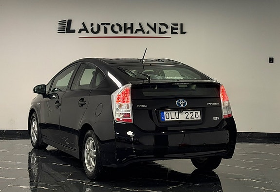 Toyota Prius 4 of 20