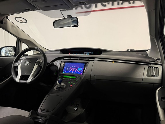 Toyota Prius 9 of 20