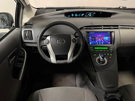 Toyota Prius 15 of 20