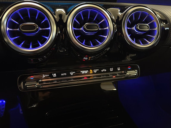 Mercedes-Benz CLA250 e 12 of 21