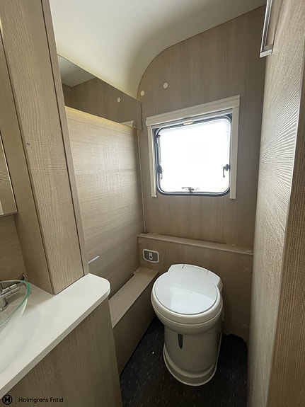 Adria Adora 613 HT 18 of 27