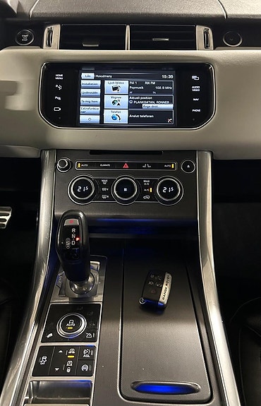 Land Rover Range Rover Sport 11 of 24