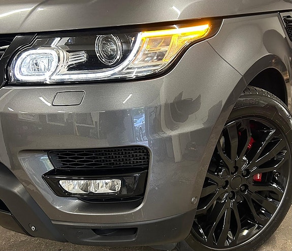 Land Rover Range Rover Sport 3 of 24