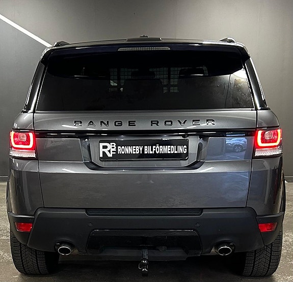 Land Rover Range Rover Sport 8 of 24