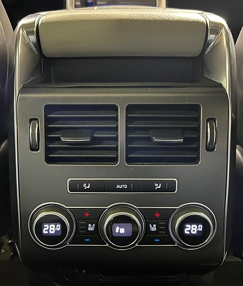 Land Rover Range Rover Sport 14 of 24