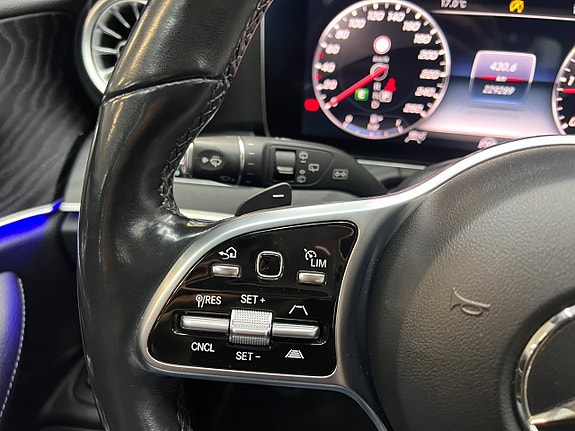 Mercedes-Benz E 220 d 28 of 30