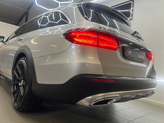 Mercedes-Benz E 220 d 11 of 30