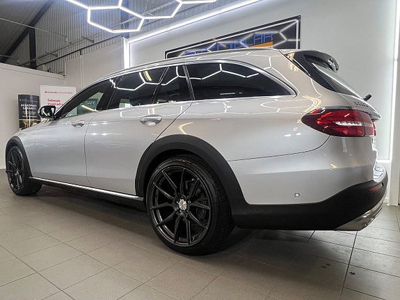 Mercedes-Benz E 220 d 3 of 30