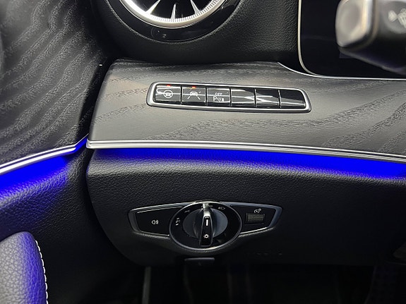 Mercedes-Benz E 220 d 27 of 30