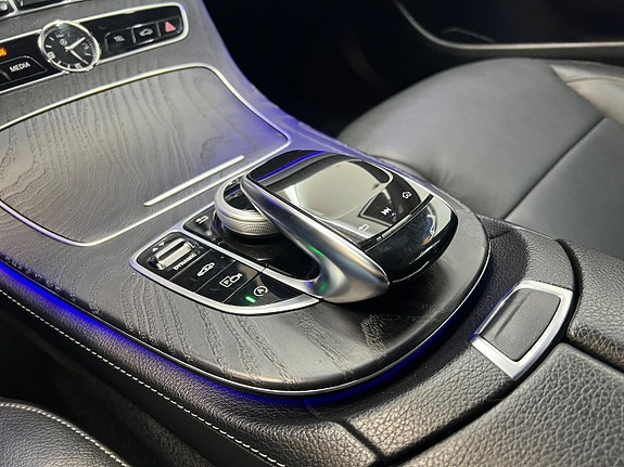 Mercedes-Benz E 220 d 26 of 30