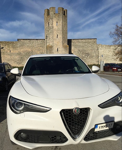 Alfa Romeo Stelvio 9 of 9