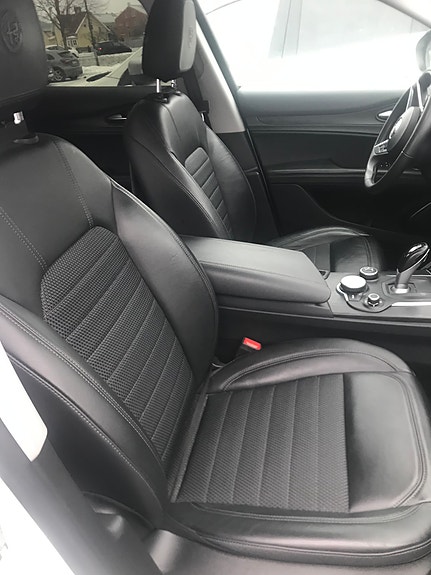 Alfa Romeo Stelvio 6 of 6
